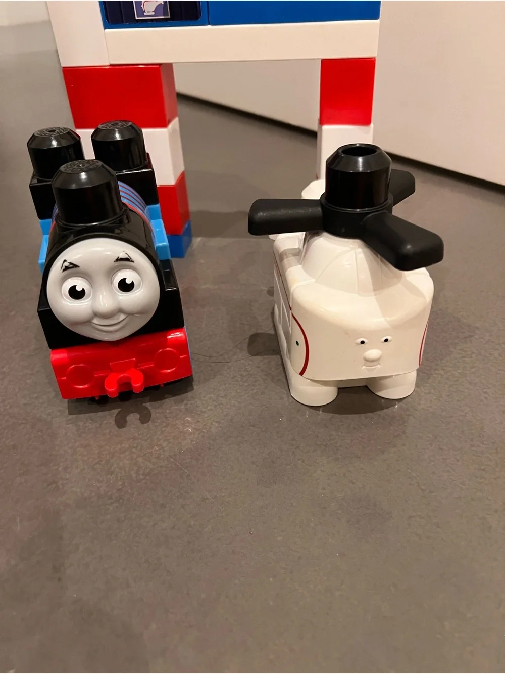 Mega Bloks Thomas & Friends Thomas & Harold Rescue 23 piece Lego style Set -